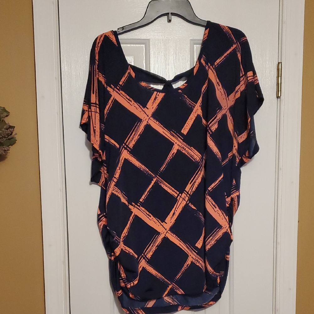 🌼Lavish Navy and Neon Coral Patterned Blouse